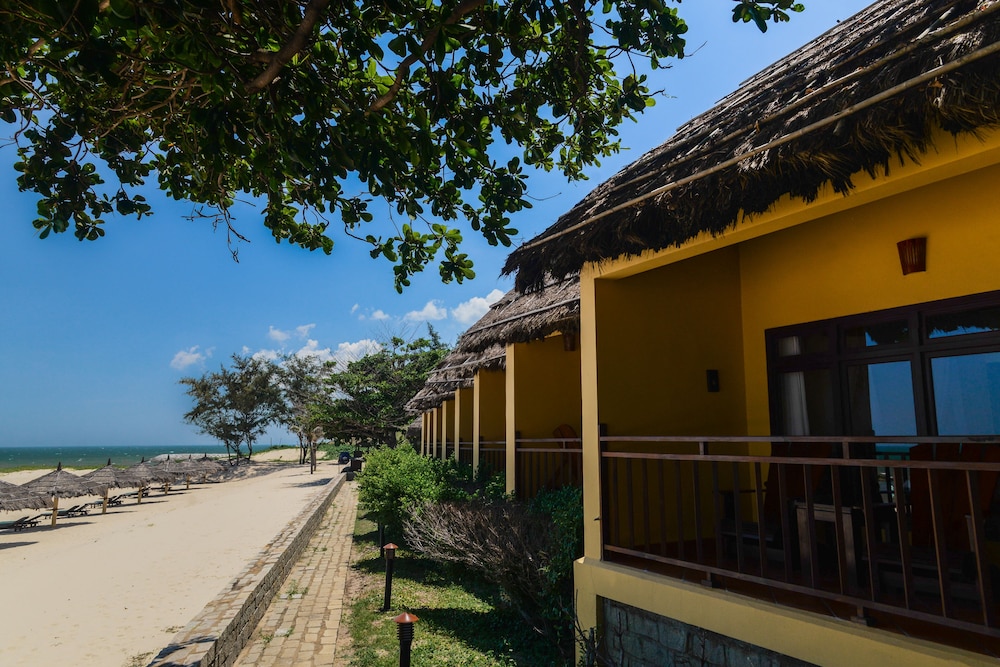 White Sand Resort 3/77