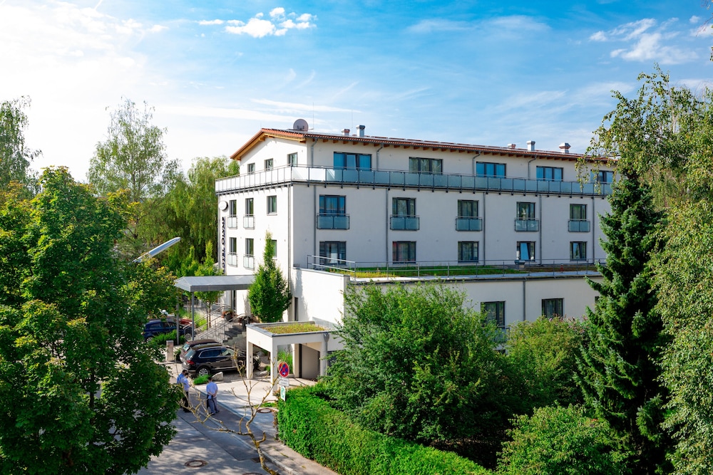 Hotel Olymp Munich 5/81