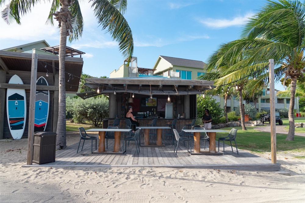 PARK HYATT ST. KITTS 68/74