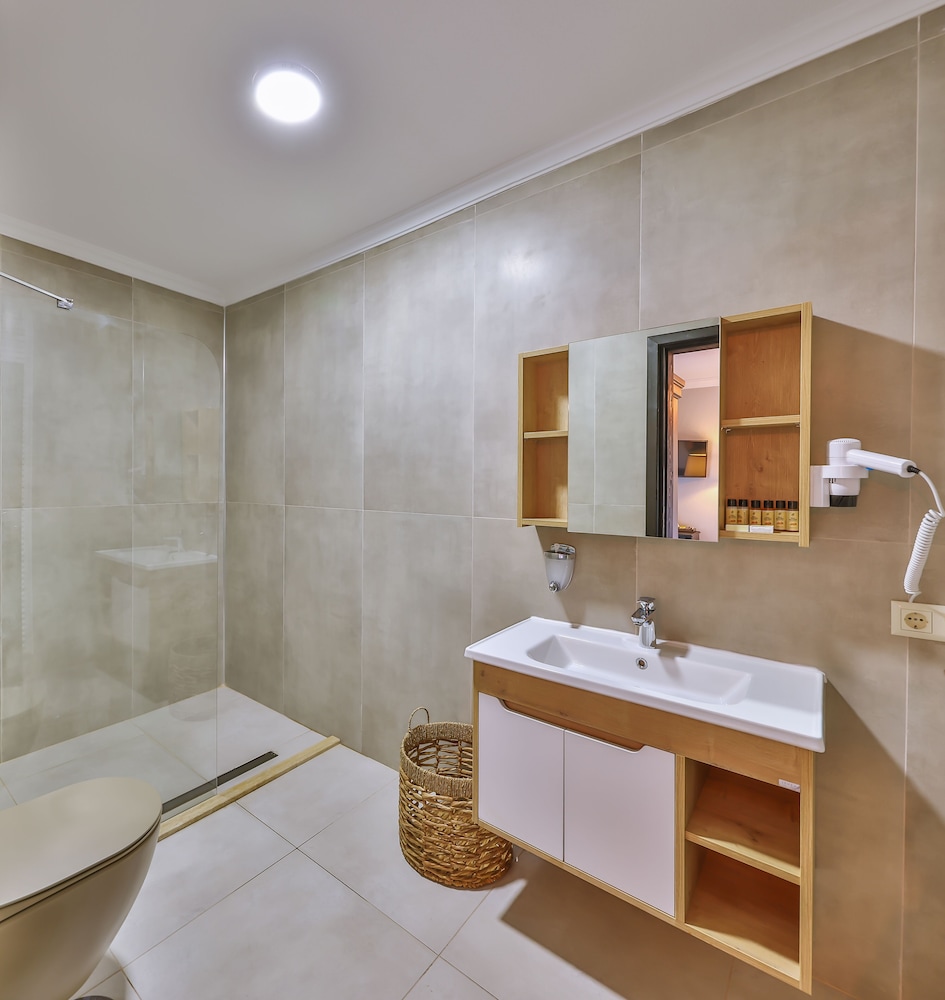 Hill House - Adults Only 48/50