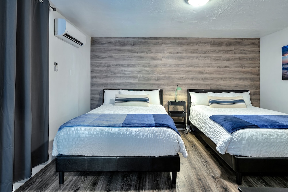 Oasis Hotel 22/71