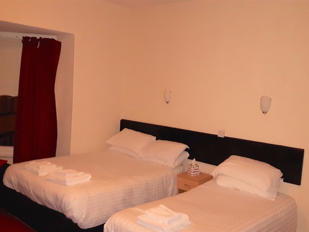 Trinity House B&amp;B 3/28