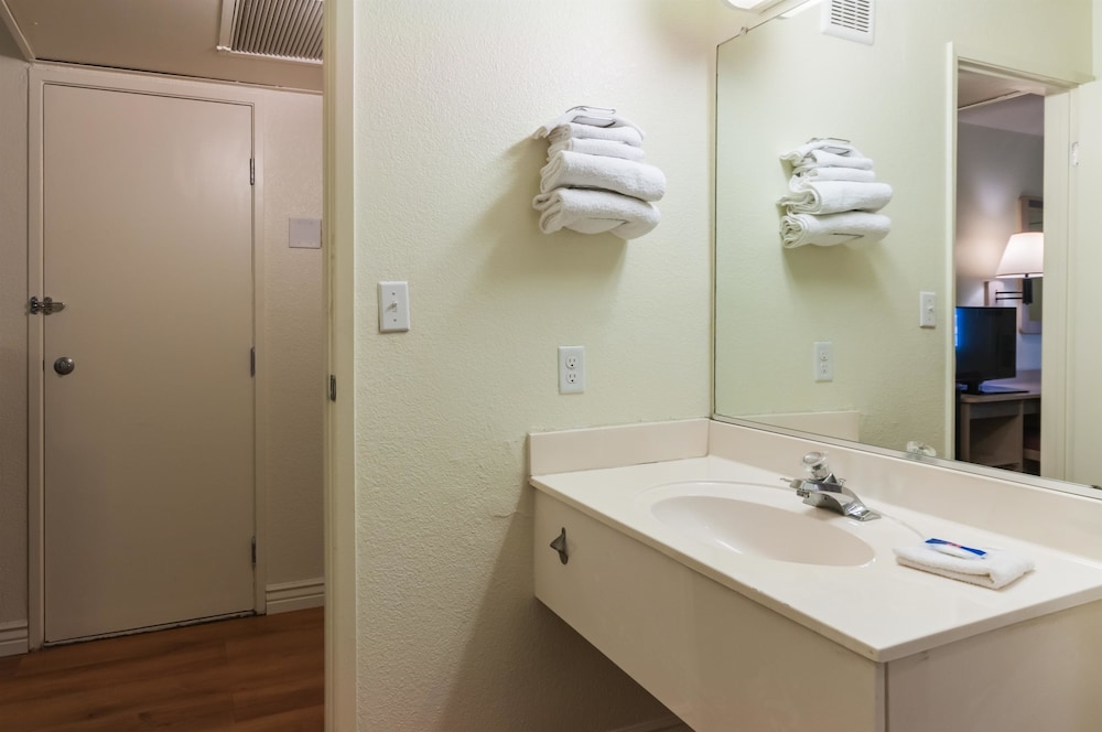 Motel6 Green River, UT 40/43