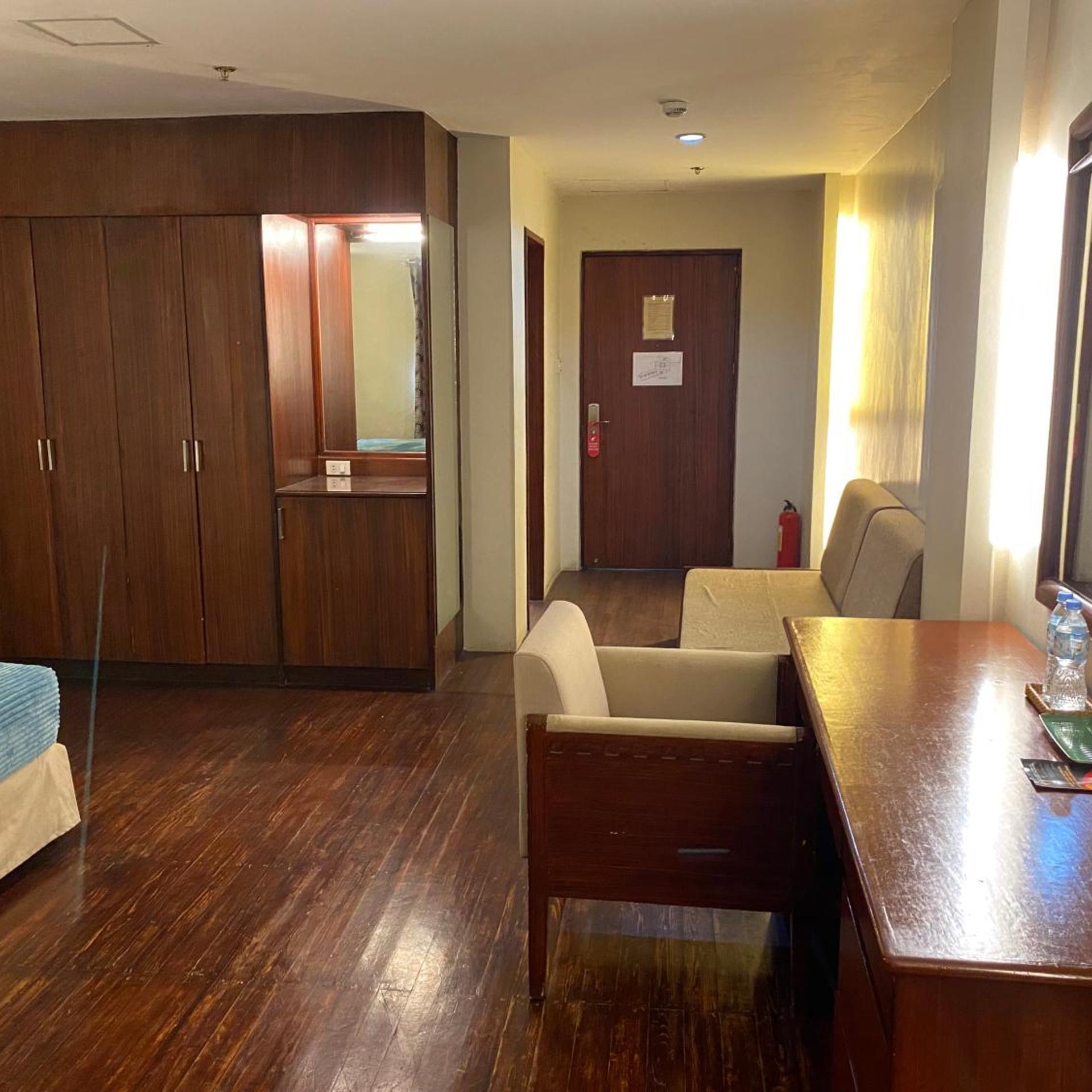 Century Plaza Hotel 31/50