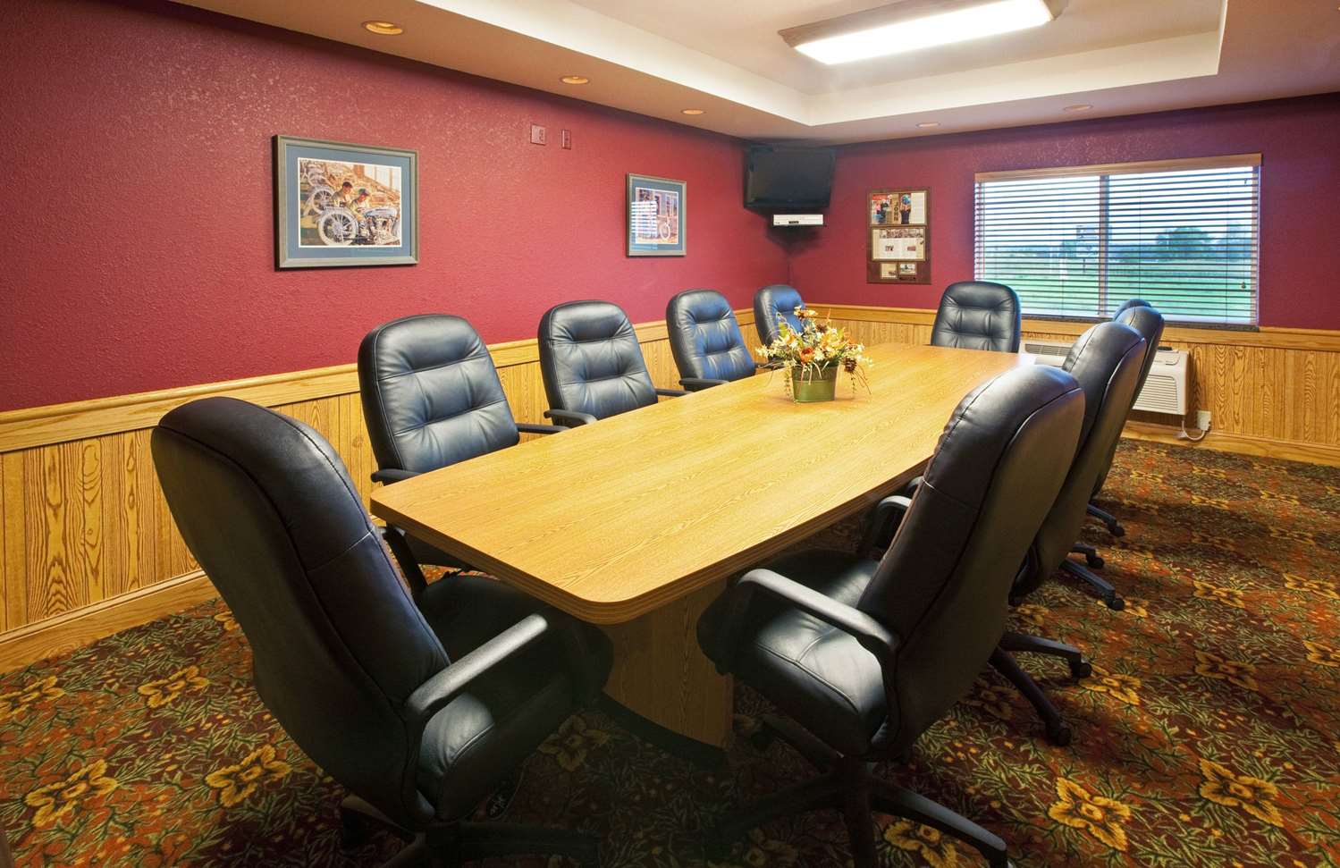 AmericInn by Wyndham Anamosa 12/13