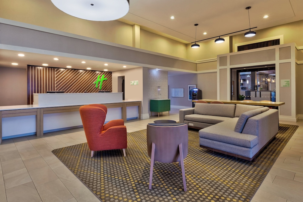 Holiday Inn Westbury-Long Island 36/64