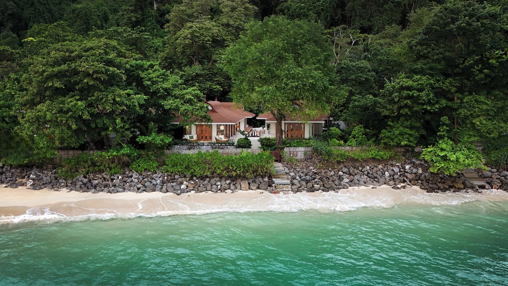Macaque Villa And Languor Villa 40/50