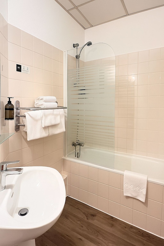 The Originals City Hotel Geneve Albertville Nord Inter Hotel 48/50