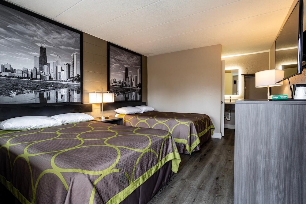 Super 8 by Wyndham Rockford South 20/32