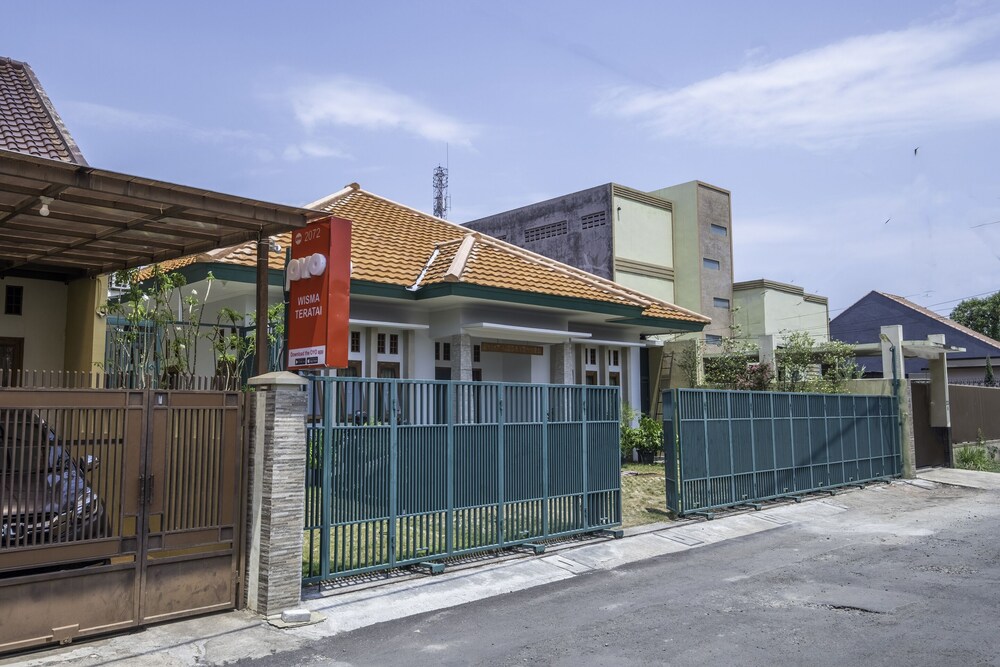 OYO 2072 Wisma Teratai 3/29