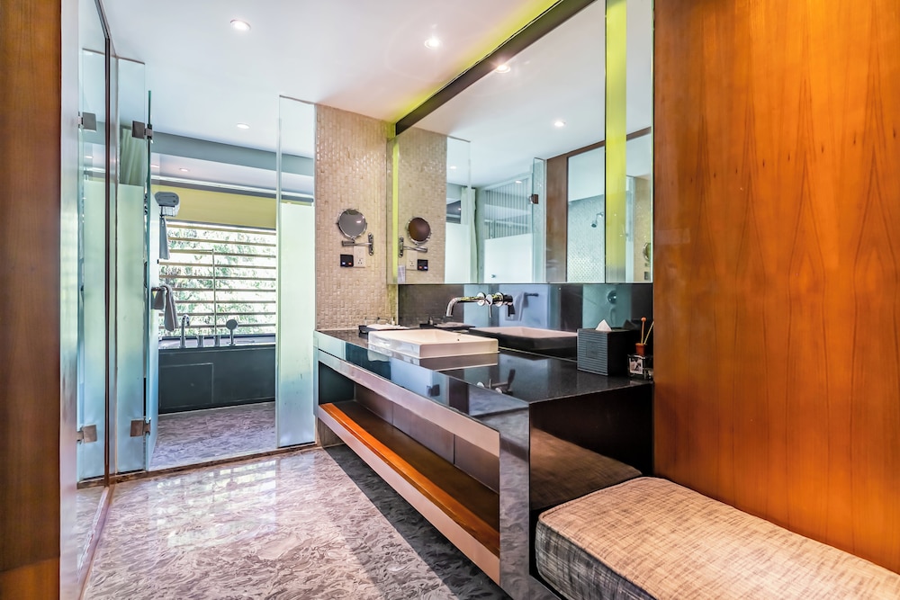 Baiyun Lakeside Hotel 38/50