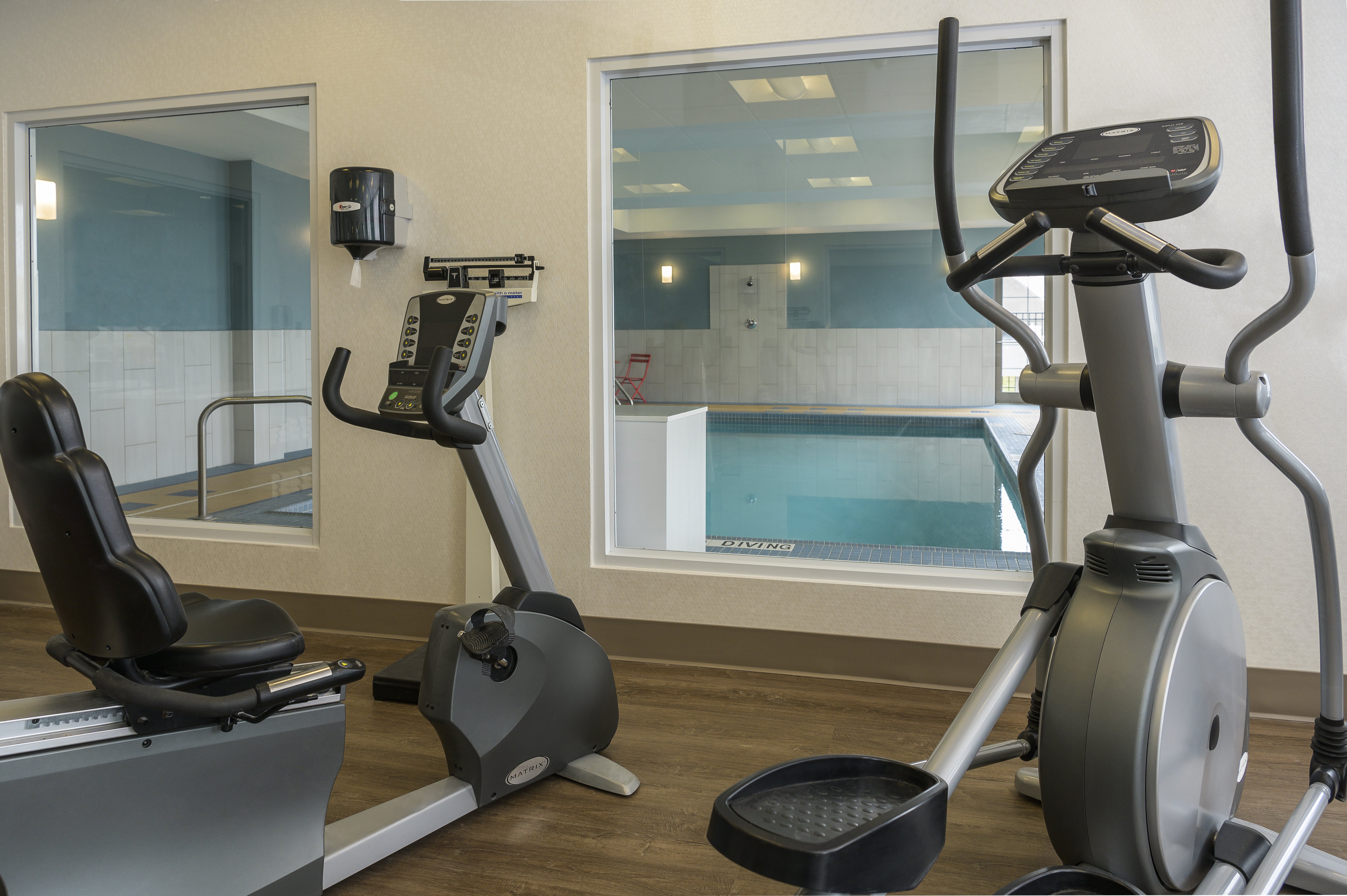 Holiday Inn Express Hotel Suites North Bay 45/75