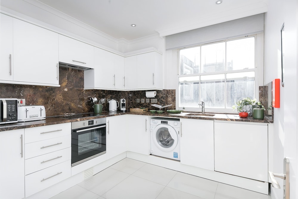 Chilworth Court 51/74