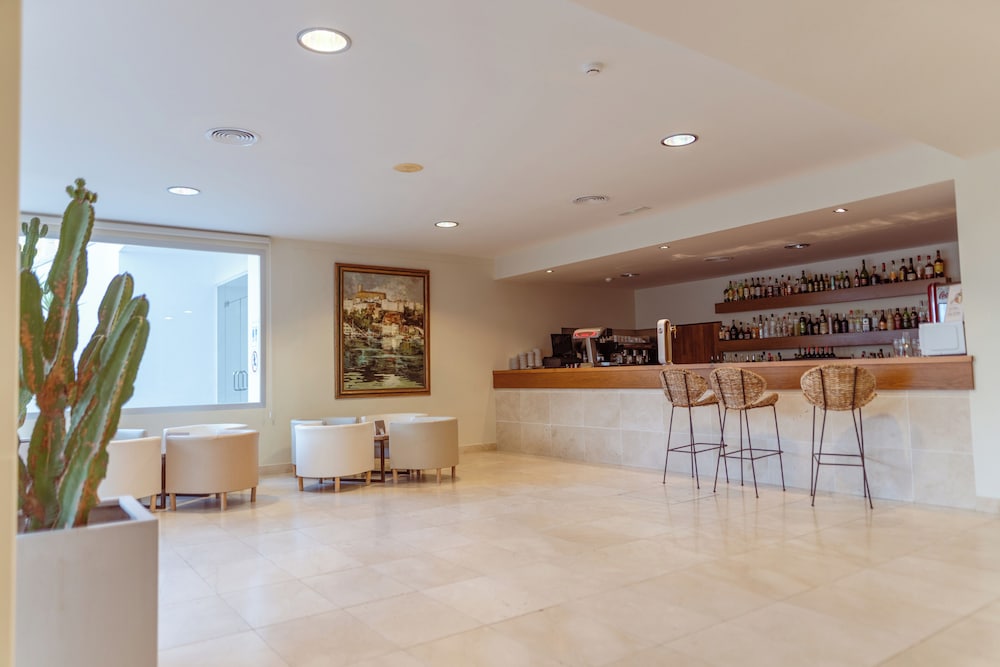 Minura Cala Galdana and Apartamentos D Aljandar 10/50