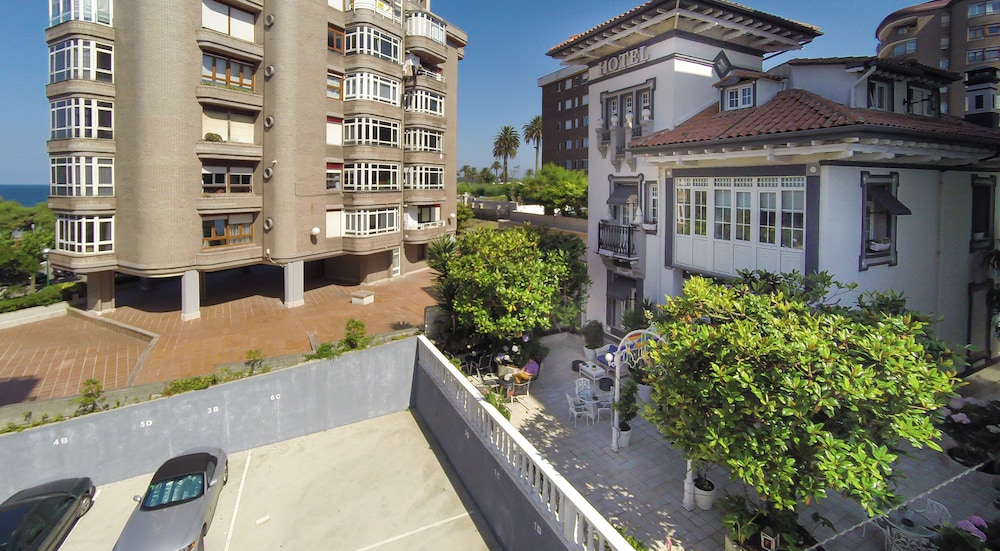 Las Brisas Hotel 41/50