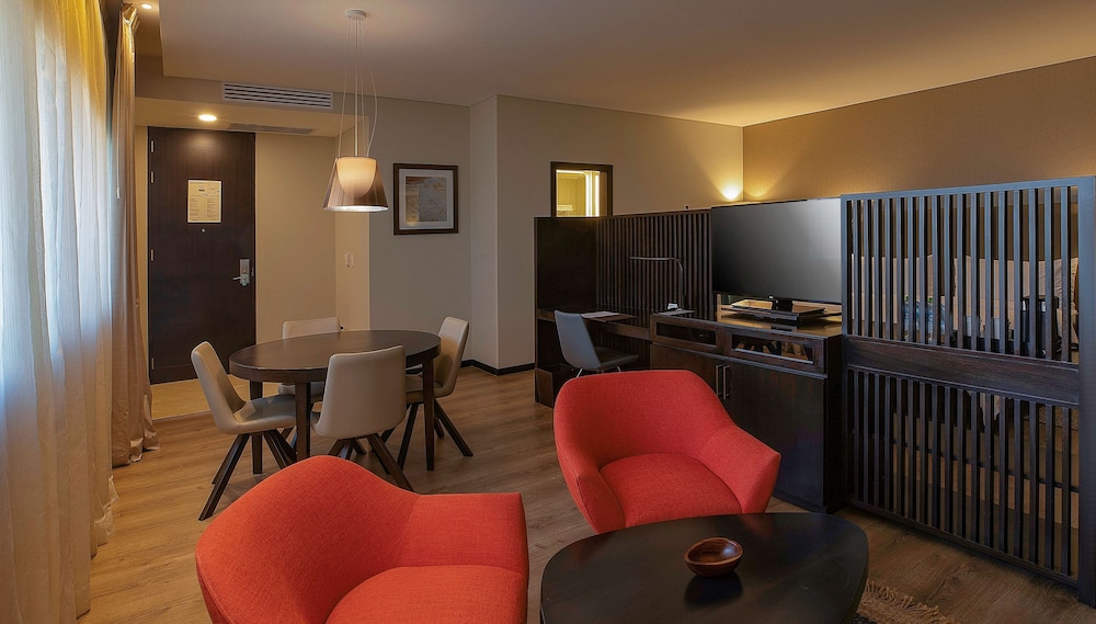 Radisson Hotel Santa Cruz 44/63
