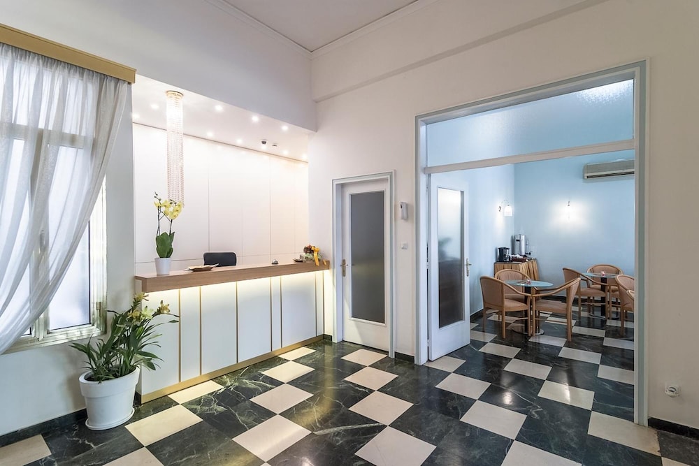 Ares Athens Hotel 8/52