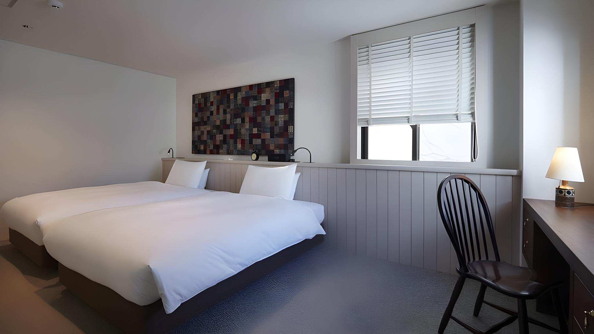 Deluxe, Twin Beds, Old Wing