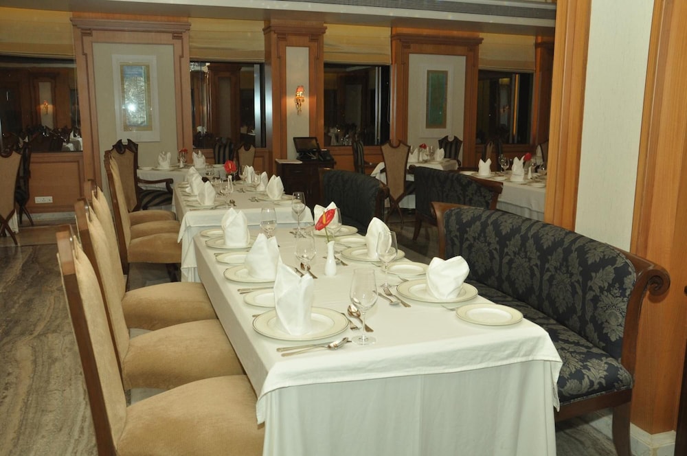 Royal Tulip Navi Mumbai 44/60