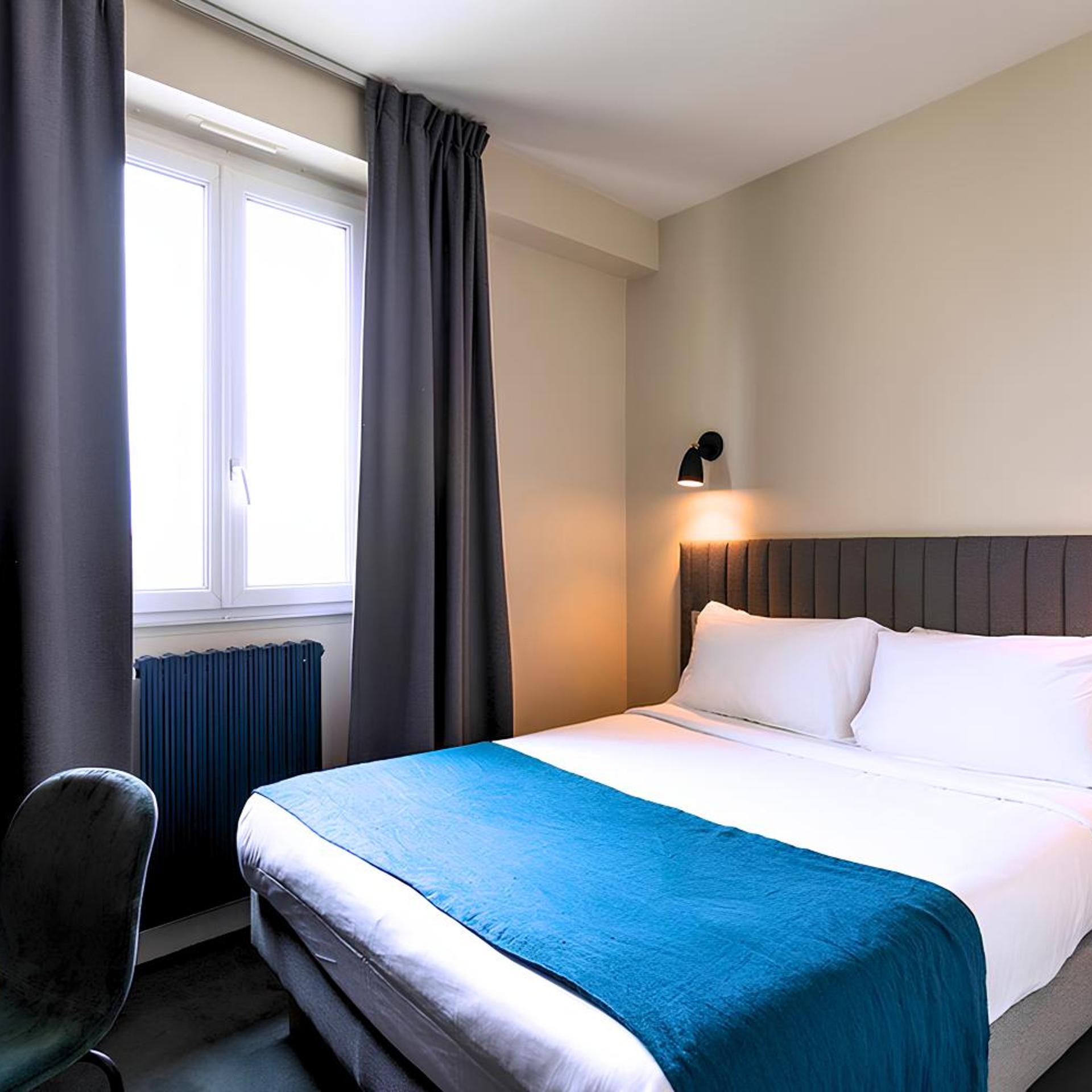 Room, Double Bed, Small