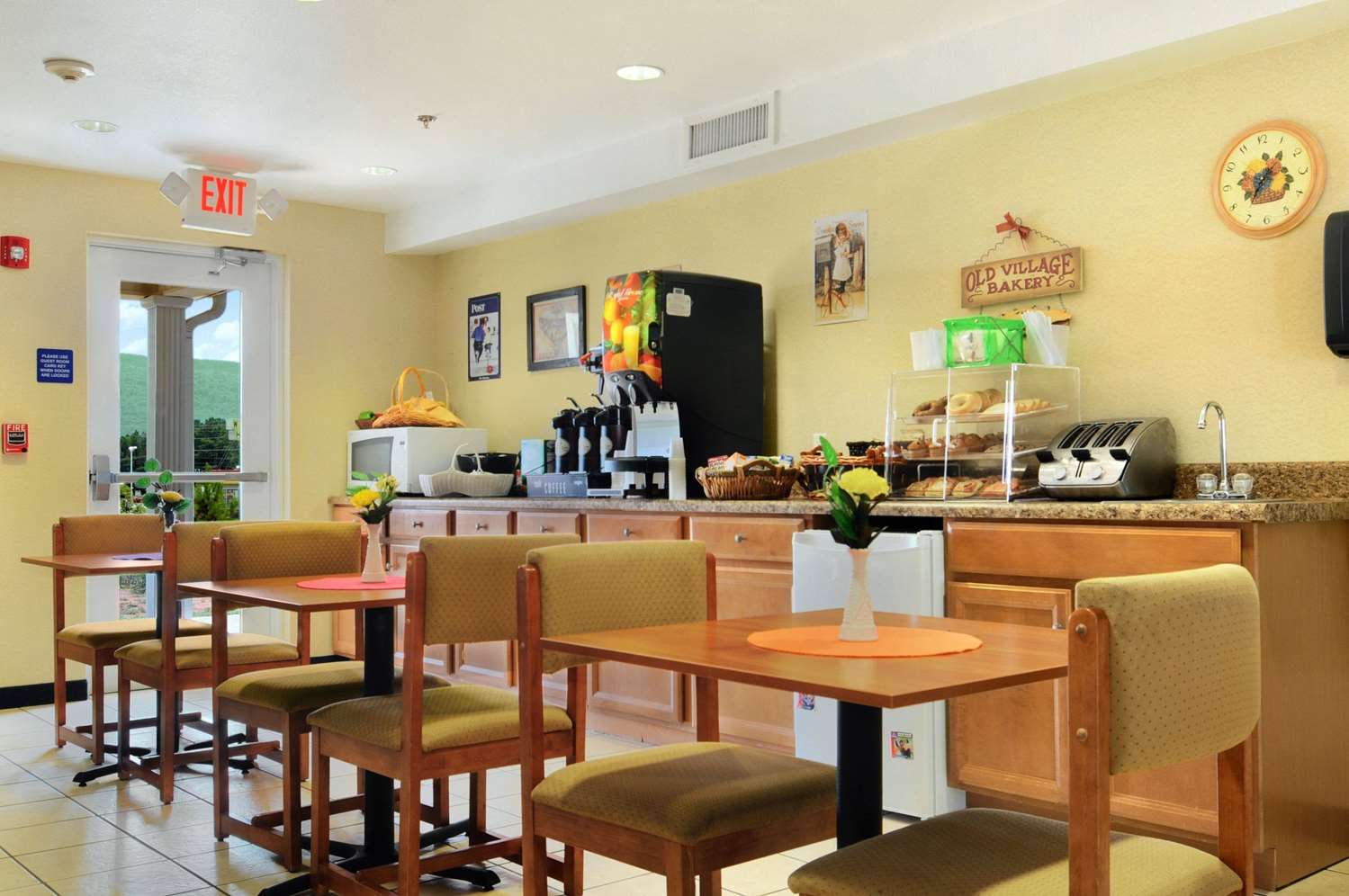 Microtel Inn & Suites Huntsville 7/10