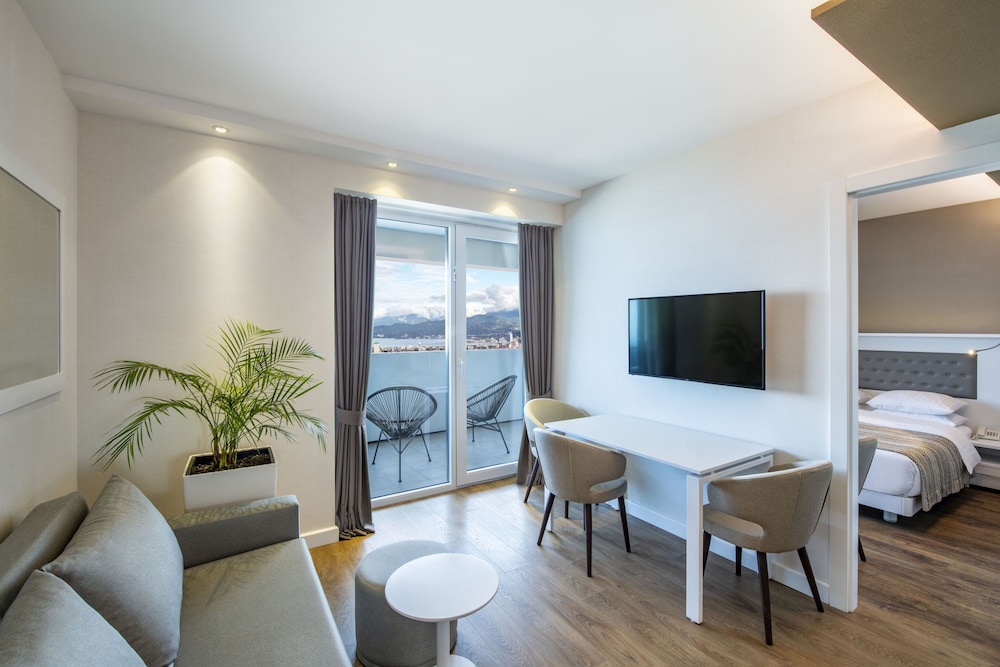 Alliance Palace Batumi 28/45