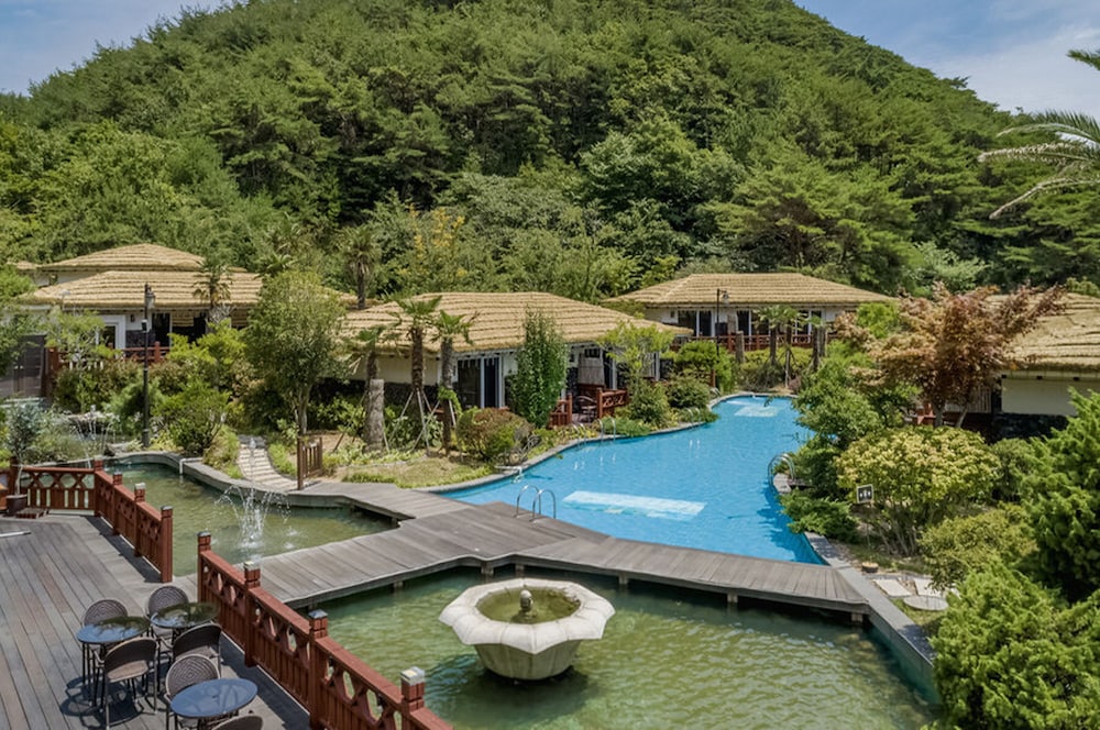 Hansan Marina Hotel Resort 52/63
