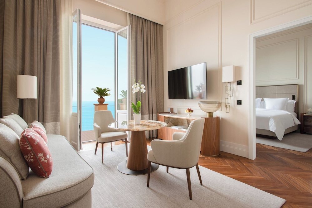 Executive, Suite, King Bed, Sea View, Plunge Pool