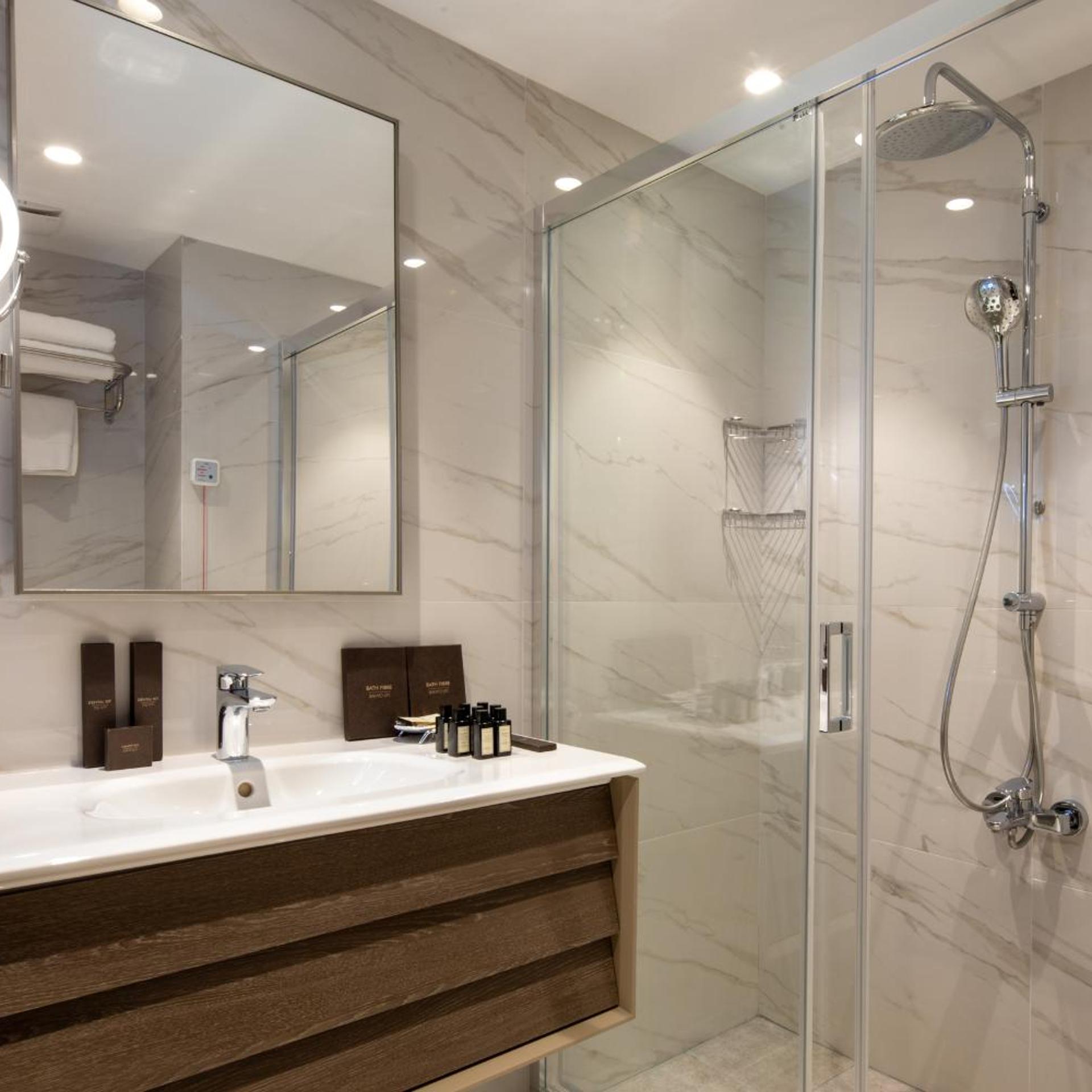 غرفة سوبيريور بسرير مزدوج، Mula Hotel 5/5