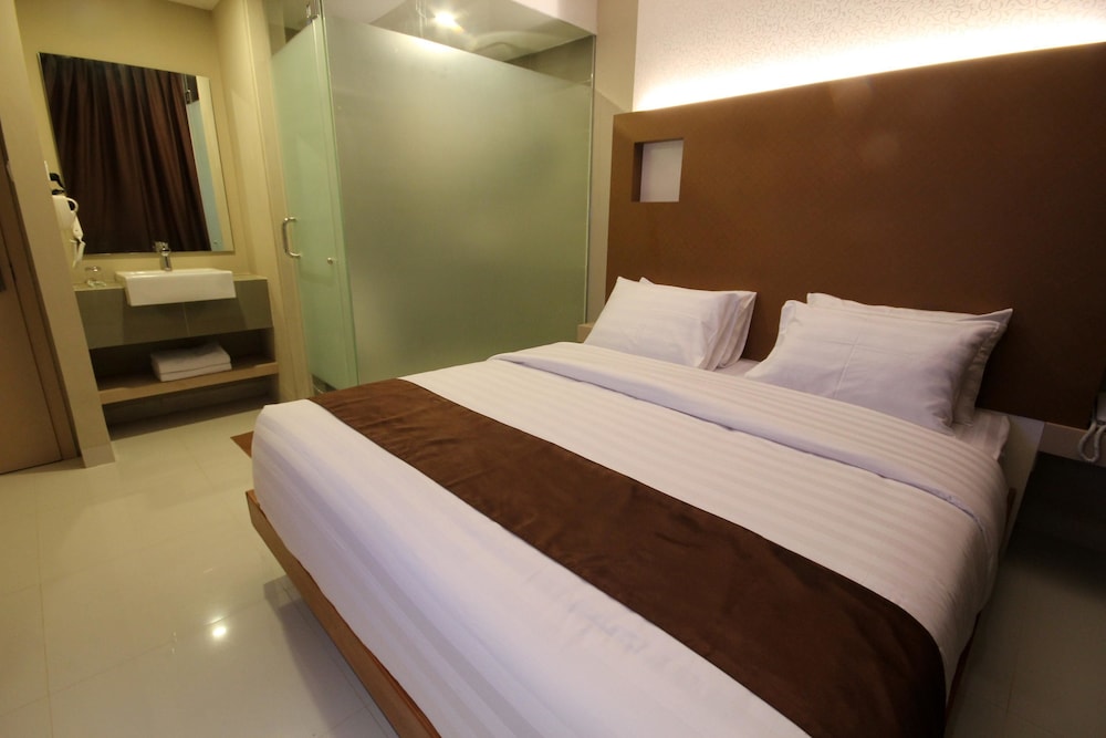 Os Hotel Airport Batam 9/43
