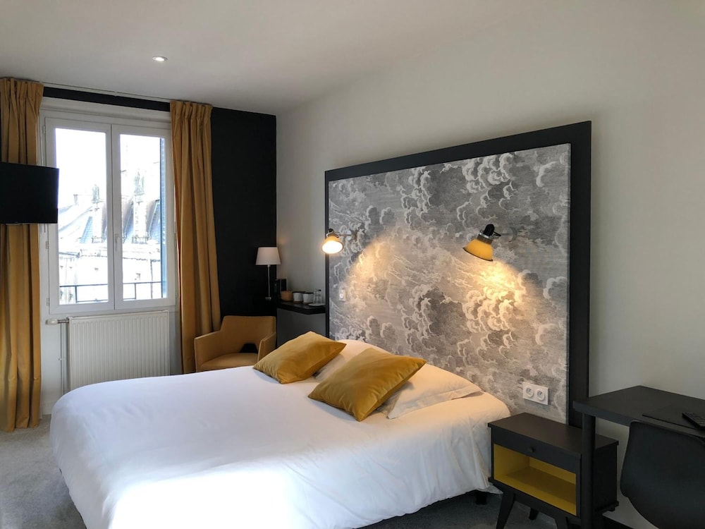 HOTEL LE COBH 4/26