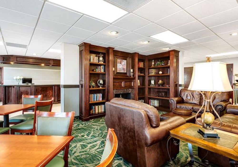 Savannah House Hotel 36/64