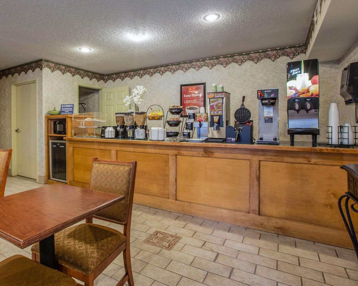 Econo Lodge Villa Rica, GA 18/22