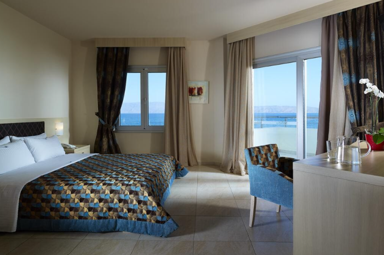 Molos Bay Hotel 7/50