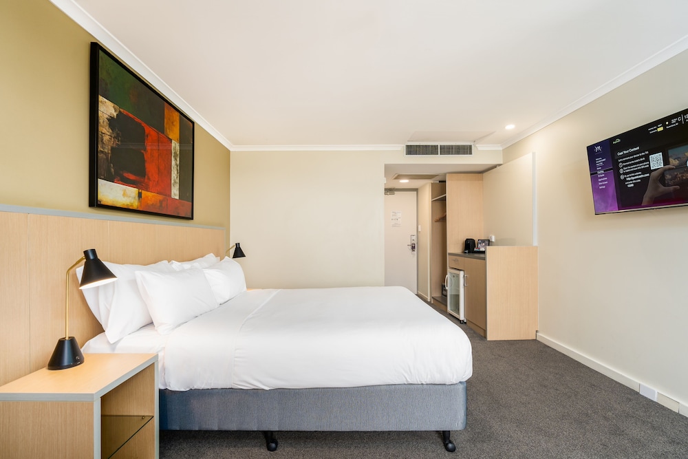 Mercure Rockhampton 11/55
