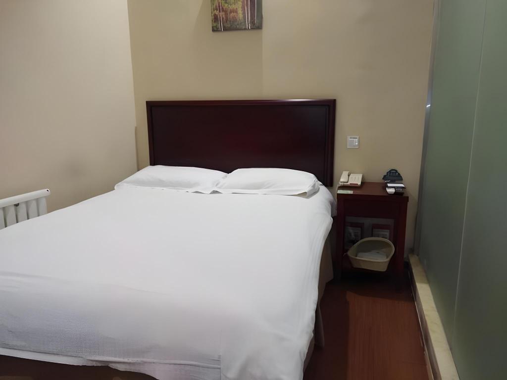 GreenTree Inn Qingdao Jiaozhou Sanlihe Park Express Hotel 32/40