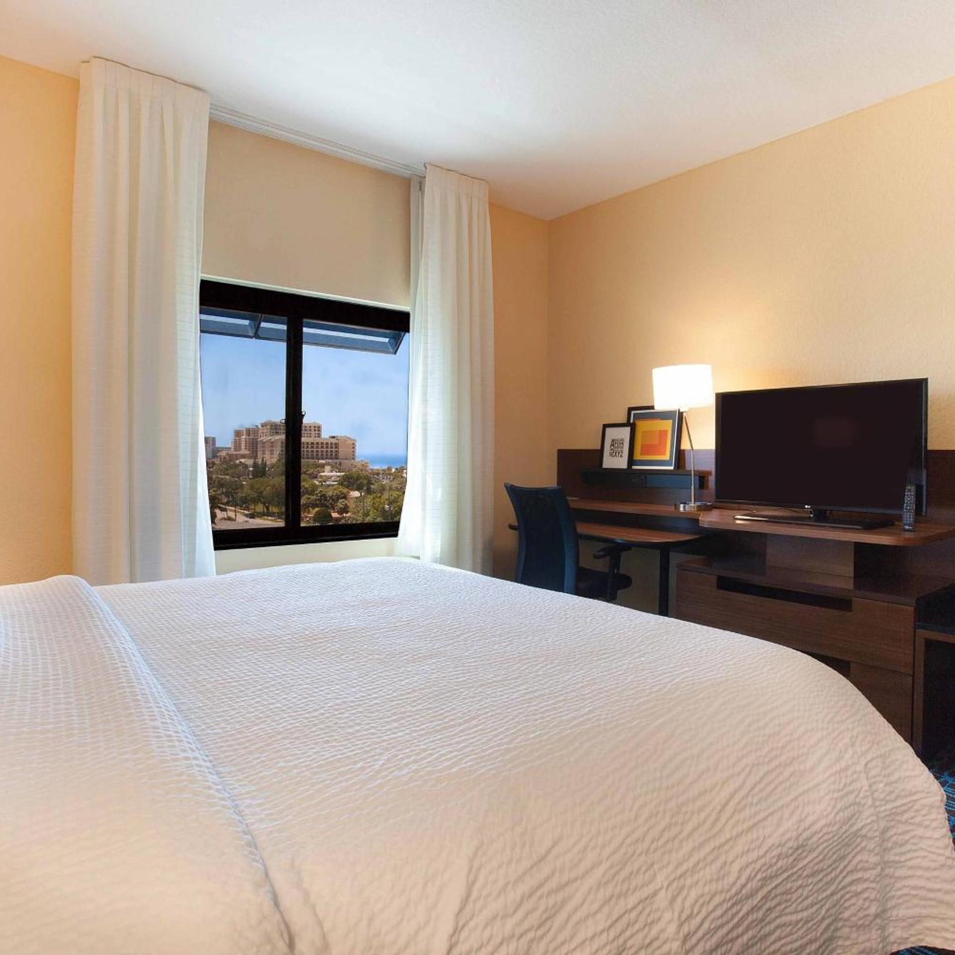 Room, King Bed, Intracoastal View