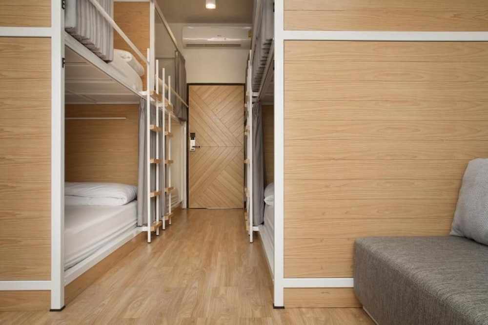 Bed One Block Hostel 15/61