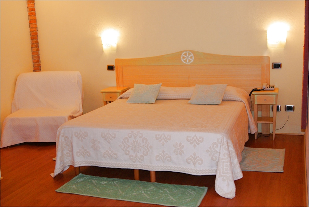 Gentarrubia - B&B 8/50