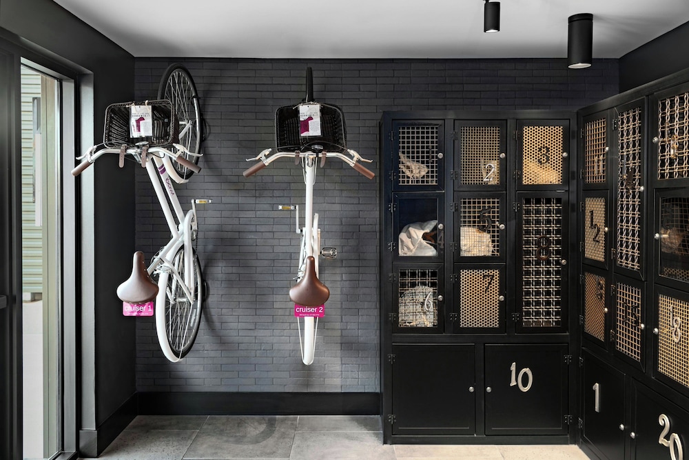 Moxy Springfield Downtown 8/55