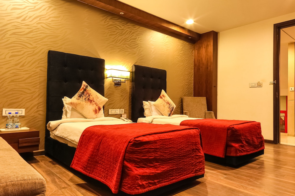 The Nanee Suites New Delhi 12/32
