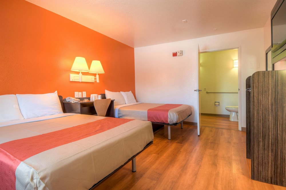Motel6 Chula Vista, CA - San Diego 23/51