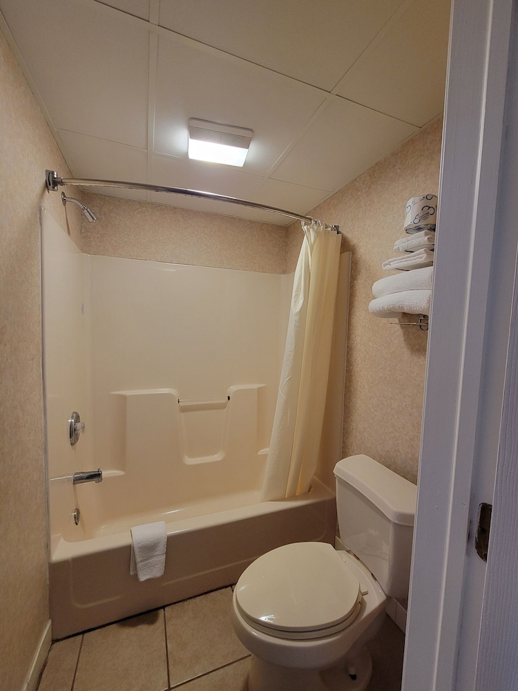 Atrium Inn 39/42