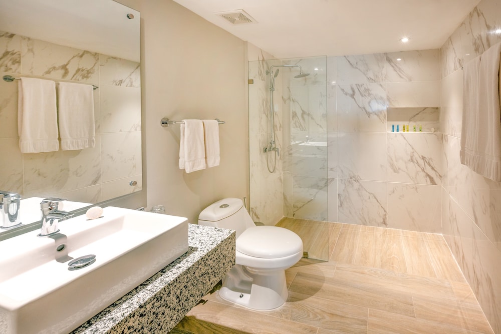 Coral Costa Caribe Beach Resort - All Inclusive 100/101