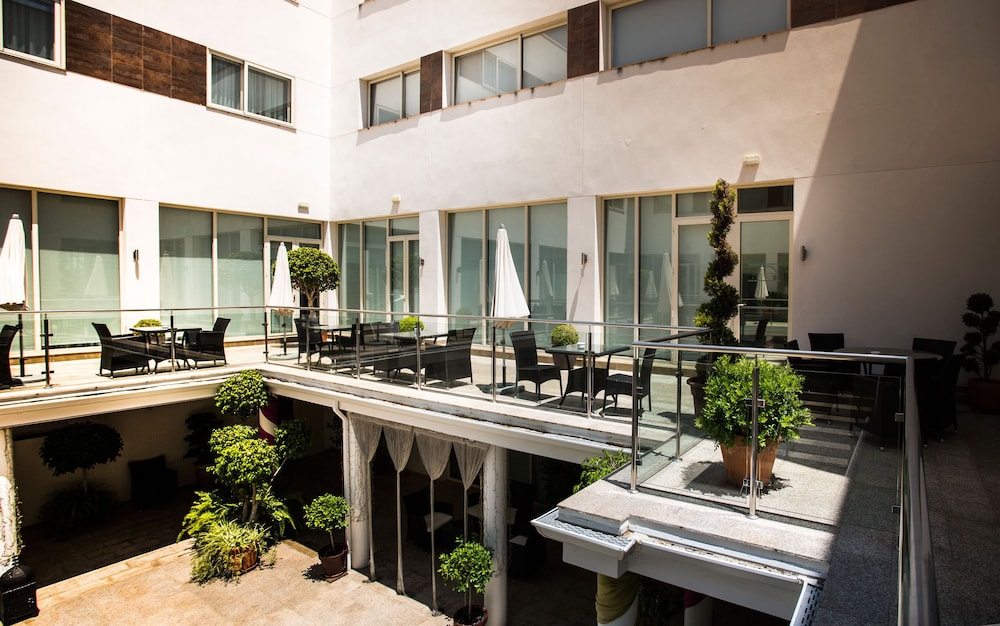 Las Bovedas Hotel 59/68