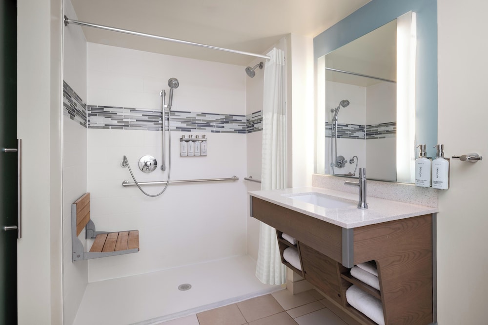 جناح بسرير كينج لذوي الإعاقة، EVEN Hotel Rockville Washington DC Area 5/6