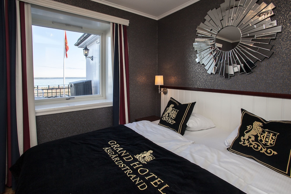 Grand Hotel Asgardstrand 28/76