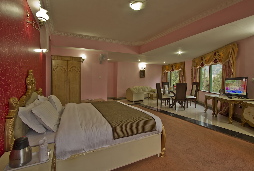 ROYAL PARK RESORT. 16/47