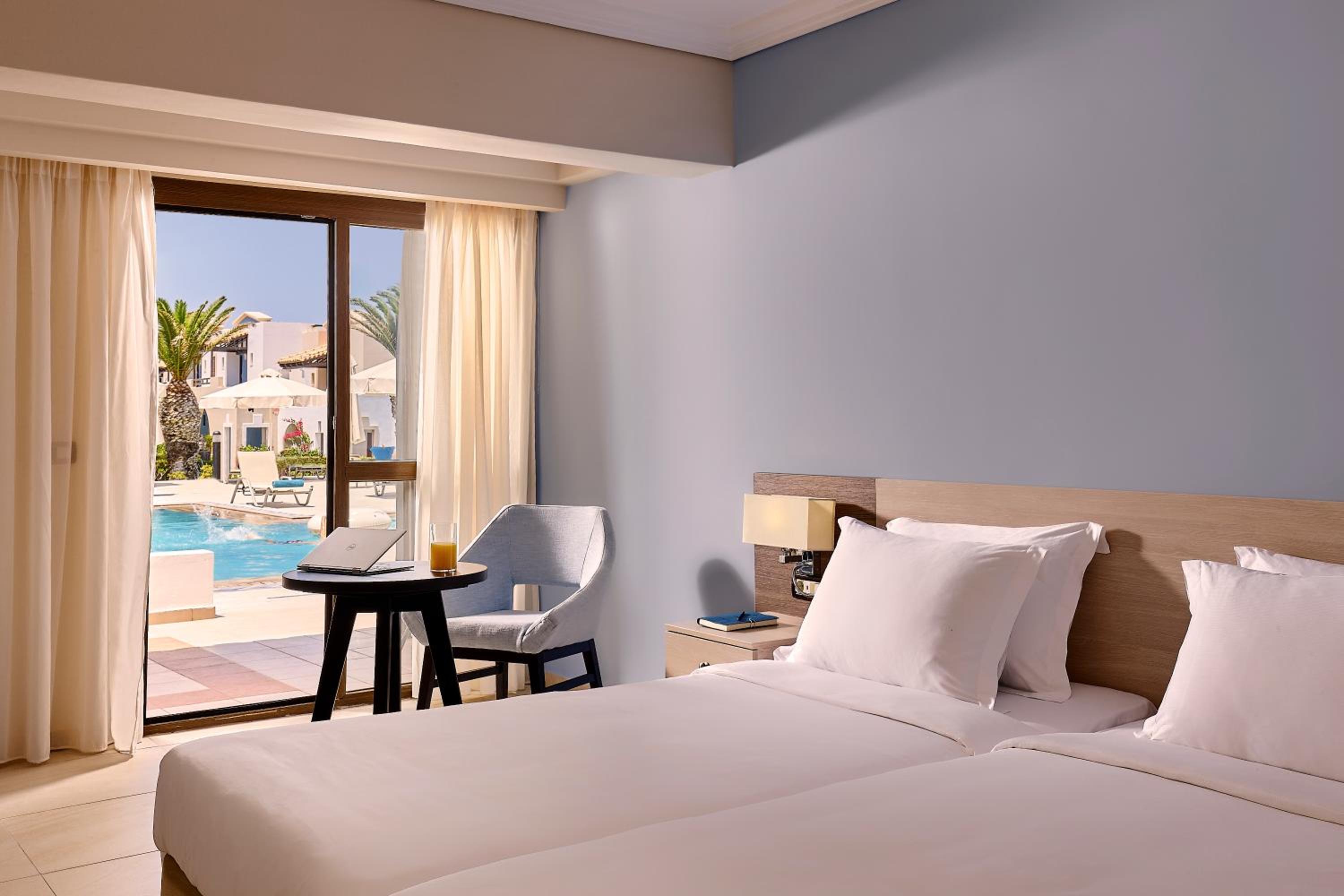 Bungalow, Double Bed, Shared Pool