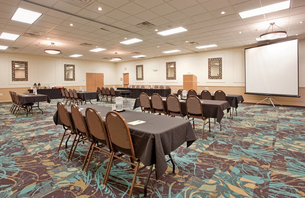 Holiday Inn Express Hotel Suites Beatrice 59/76
